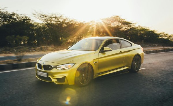 Comment les nouvelles réglementations affectent-elles le développement des véhicules ?