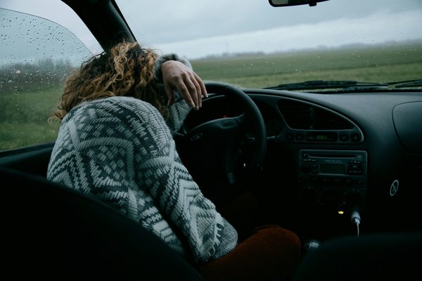 Symptômes de somnolence au volant : reconnaissez-les rapidement